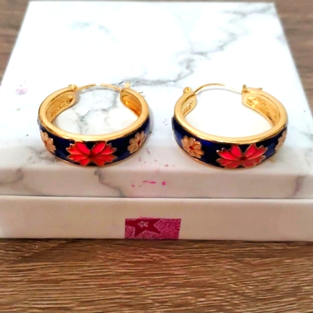 🆕️ Flower Hoop Earrings 🌺